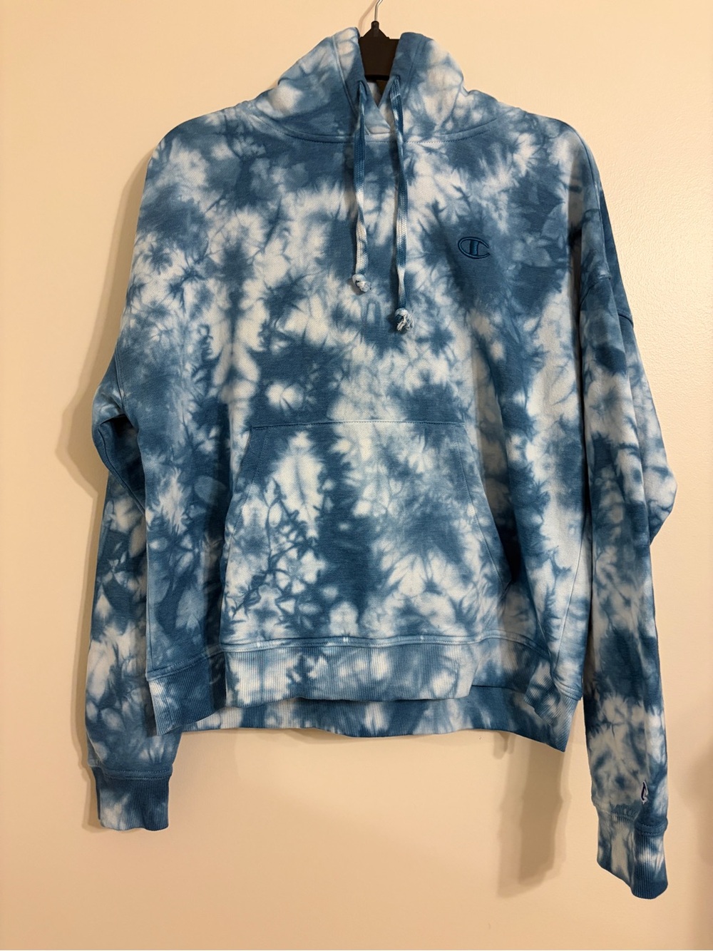Champion | Blue and White Tie-Dye Hoodie Sweater size M